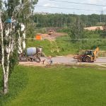 В Волга Лайф начали делать тротуар